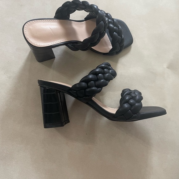 Black Rope Heels - Picture 4 of 6